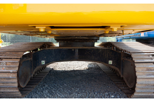 Undercarriage of a Cat Excavator featuring the slew ring