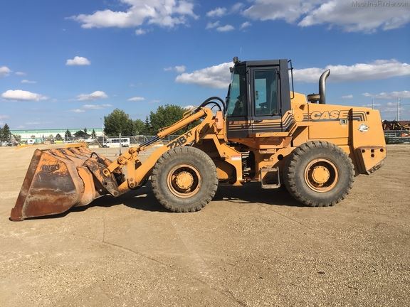 Swamp Swallows Case 721B Wheel Loader