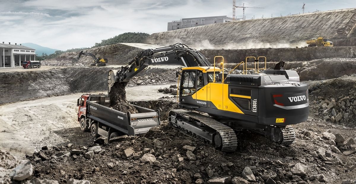EC380E Excavator