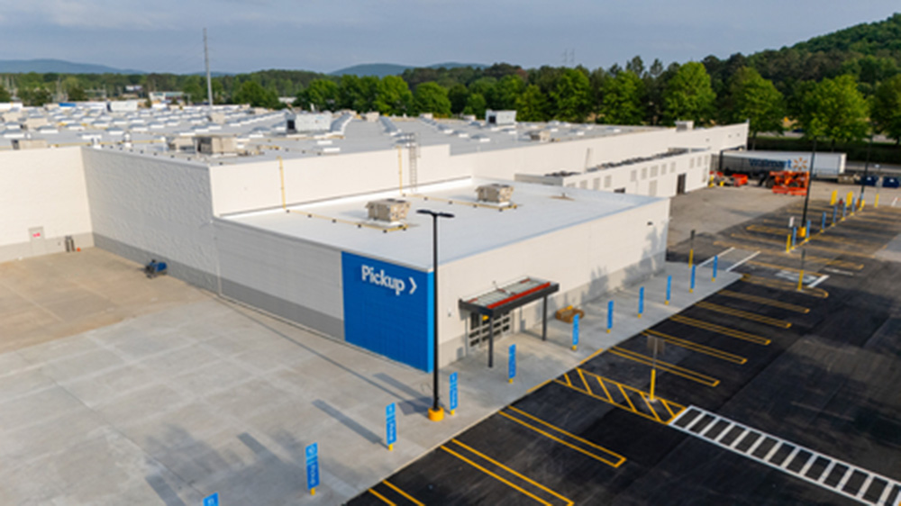 Aerial photo of newly completed, 3D printed Walmart pickup facility by Alquist Printing
