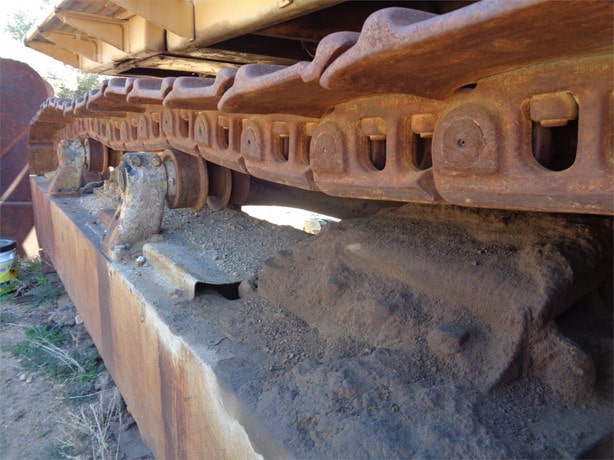 Worn Tracks - Komatsu PC200-3