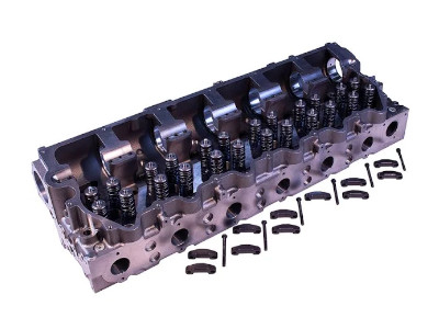 CAT C15 Diesel Engine Cylinder Head Loaded