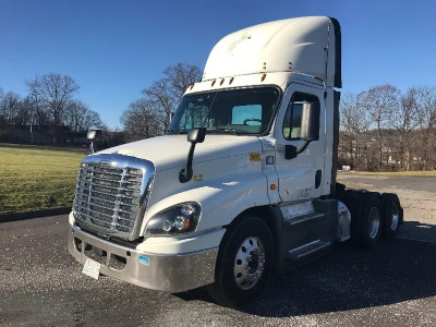 Freightliner Cascadia 12564ST Diesel Engine Parts