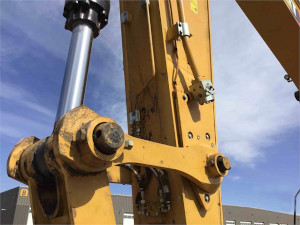 Heavy Equipment Hydraulic Cylinders & Seal Kits