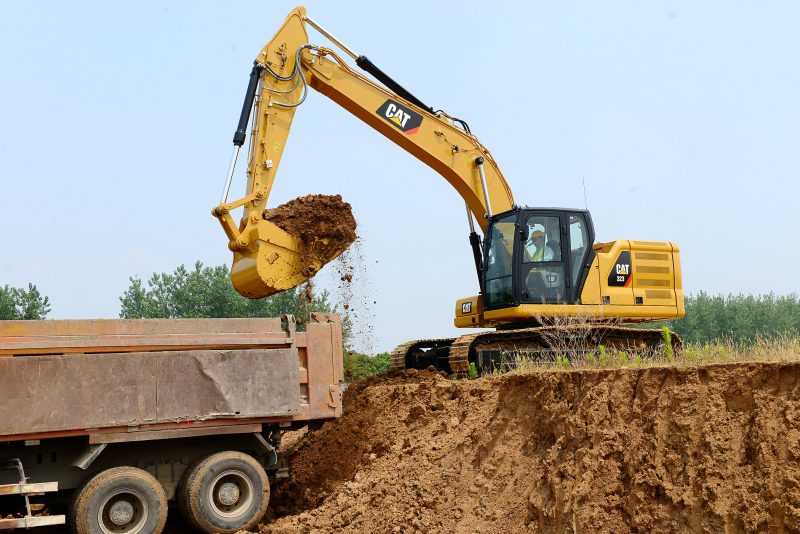 Caterpillar 323 Excavators - Rugged, Tough, and Safe