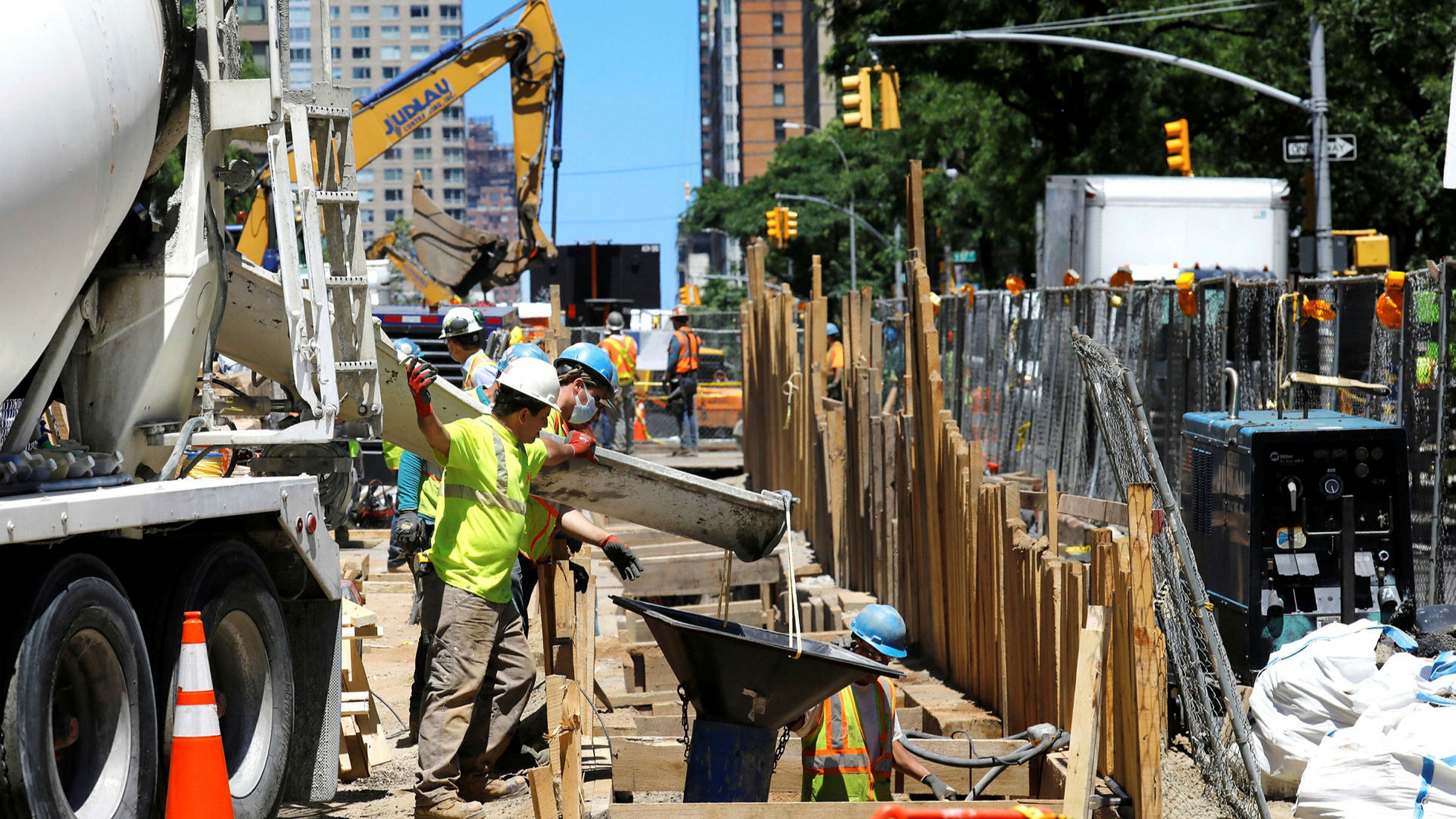 Metro Area Construction Jobs Loss Seen Across the Country