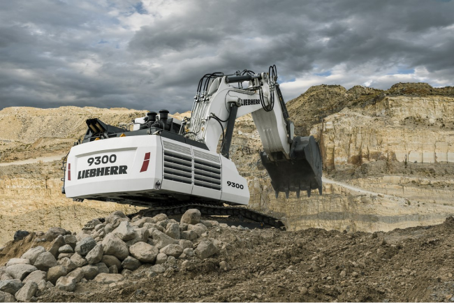Liebherr's New Monstrous Mining Excavator: The R9300